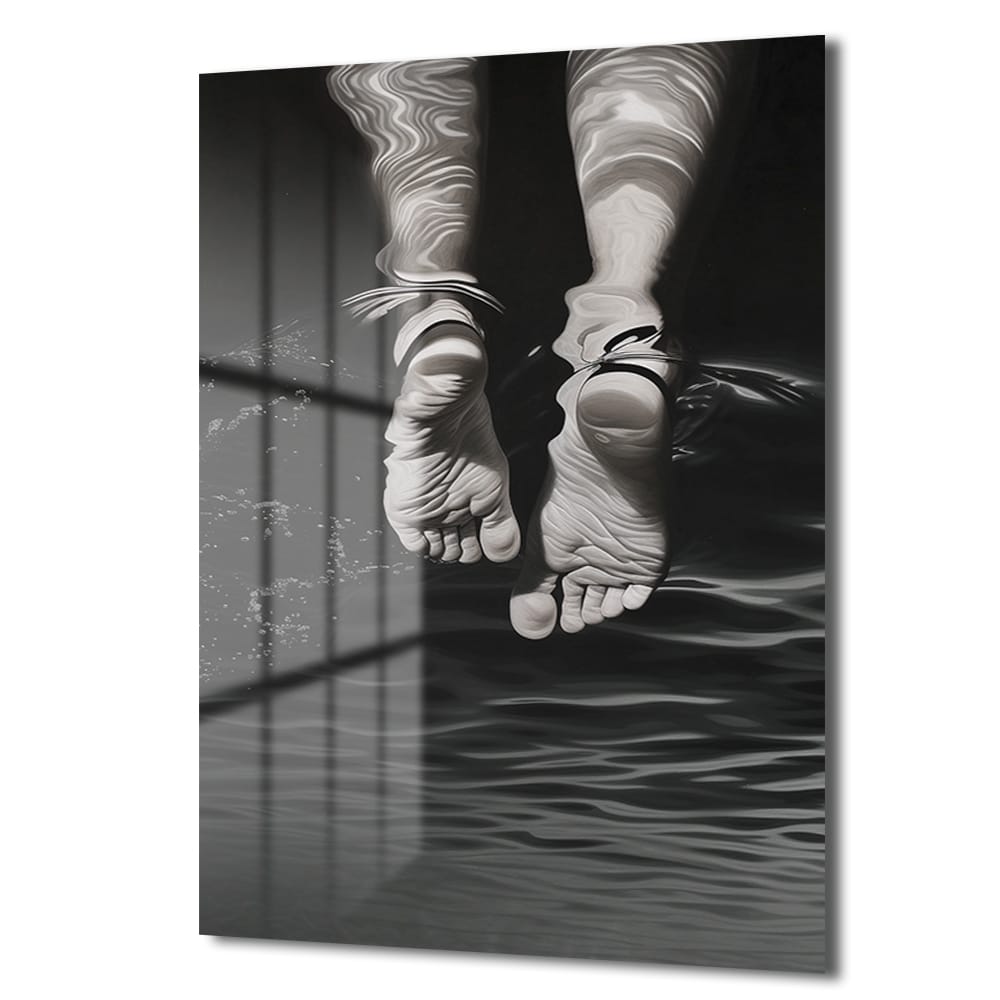 Suyun Dansı: Huzur Veren Siyah Beyaz Ayaklar Cam Tablo