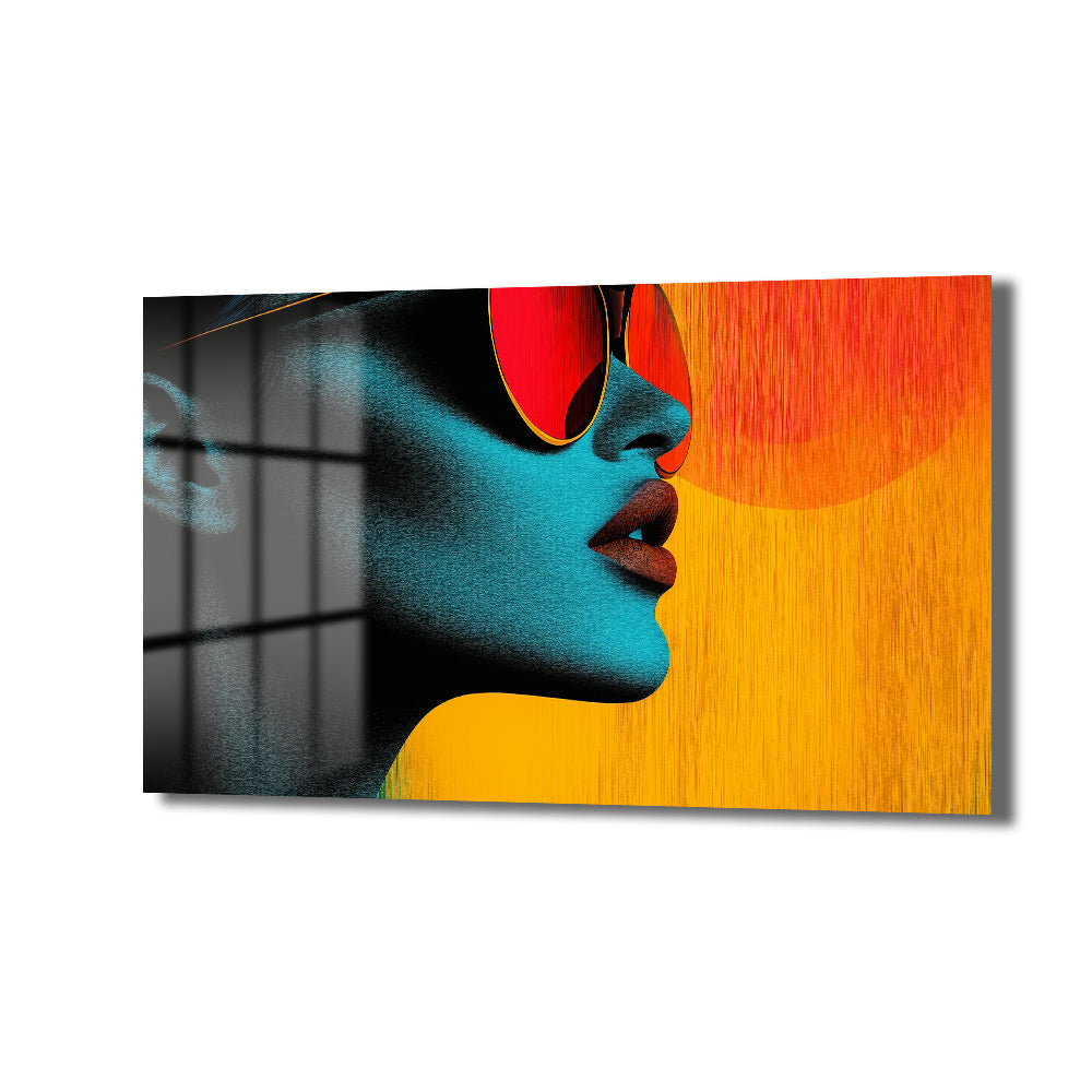 Kızıl Gözlüklü Diva: Modern Pop Art Cam Tablo